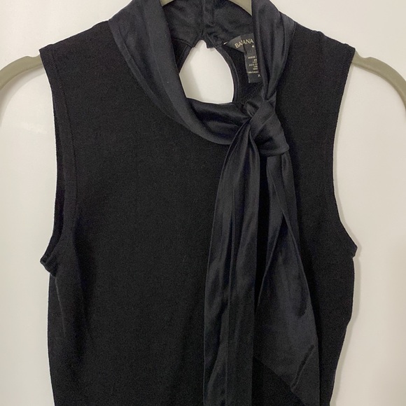 Banana Republic • Silk Cashmere • Tie Neck Sleeveless - Picture 5 of 5
